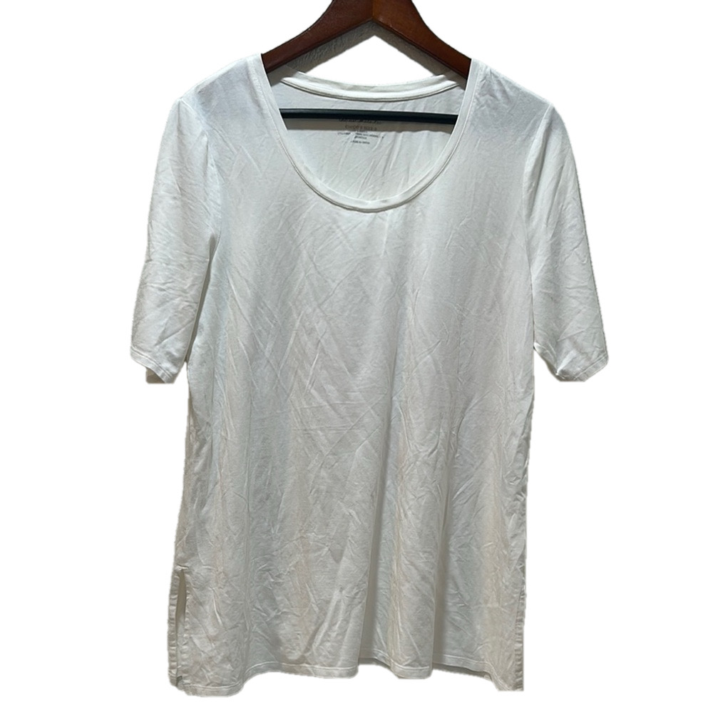 Chico’s White short sleeve Top size 2 GUC..